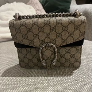 Gucci Dionysus GG Supreme Mini